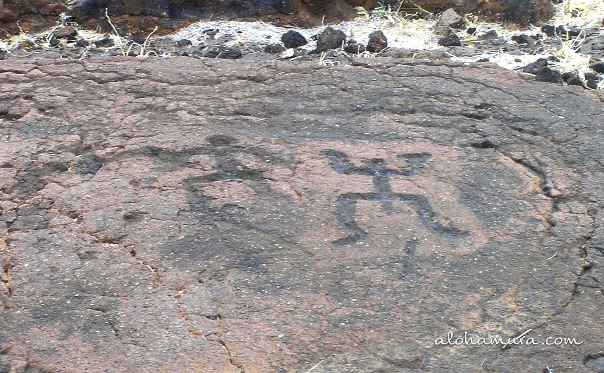 溶岩の上に彫られたペトログリフ